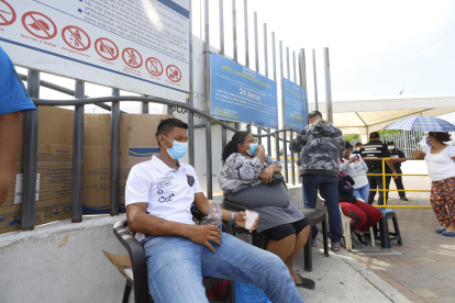 Pacientes afiliados al IESS sufren de escasez de medicamentos.