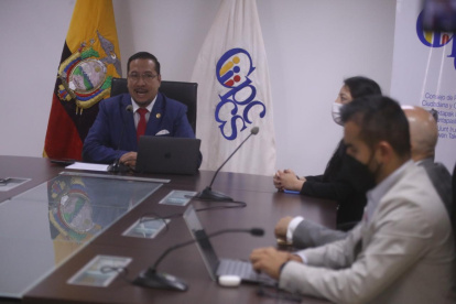 El presidente del CPCCS, Hernán Ulloa, presenció la lectura del informe sobre los cuatro concursos.