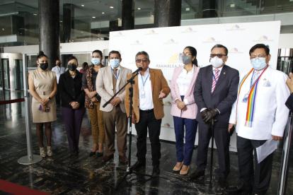 Debilitados. La facción menos radical de la bancada de Pachakutik salió a respaldar ayer a Guadalupe Llori.