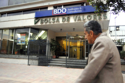 Fachada de la Bolsa de Valores de Quito. La Ley de Atracción de Inversiones busca una fusión con la Bolsa de Valores de Guayaquil.