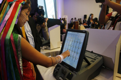 Ejercicio. En 2014 ya se ejecutó una prueba piloto de voto electrónico en Santo Domingo de los Tsáchilas.