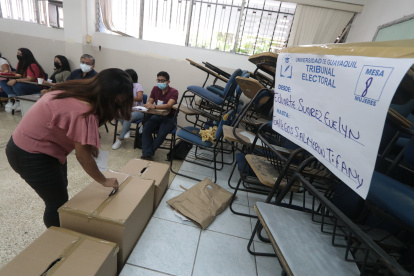 Un total de 60.000 estudiantes, 2.500 docentes y 1.000 trabajadores y empleados están convocados para que participen en estos comicios.