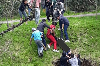 Socorristas de bomberos intentaron reanimar sin éxito a adolescente