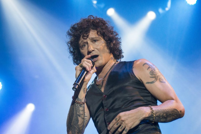 Enrique Bunbury en uno de los últimos shows que ofreció en la Casa de la Cultura en Quito, hace cuatro años.