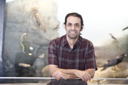 El científico también es profesor titular en la Facultad de Zoología. Especialista en Biología e investigador posdoctoral por la Facultad de Ciencias de la Vida.