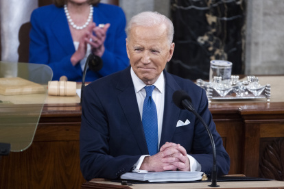 El presidente de los Estados Unidos, Joe Biden, pronuncia su primer discurso sobre el Estado de la Unión ante los legisladores en el Capitolio, hoy, en Washington, DC (EE.UU.).