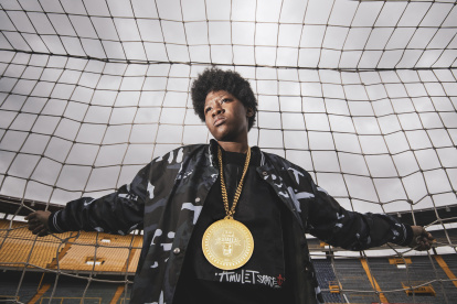 Marithea, colombiana de 24 años, fue la primera mujer en conseguir un campeonato internacional al ganar Combatemática en 2020.