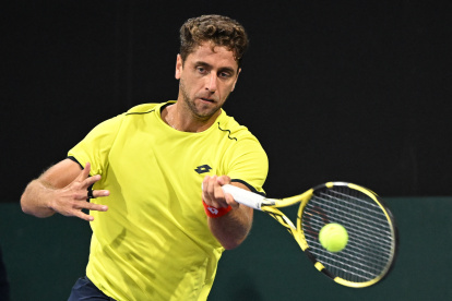 Roberto Quiroz, tenista ecuatoriano, cayó en tres parciales ante Adrian Mannarino.