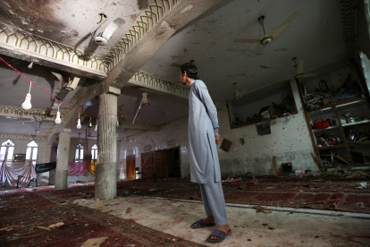 La explosión ocurrió la mañana de ayer, cuando se daba un acto sagrado para ellos. EFE/EPA/ARSHAD ARBAB