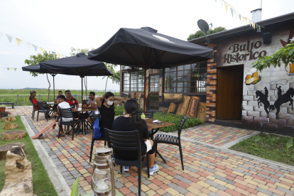 Escenario. Diferentes locales gastronómicos hay en el malecón.