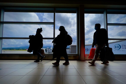 Retorno. El operativo de repatriación de los ecuatorianos de Ucrania es todo un éxito. El segundo avión llegó ayer sábado. Son 449 que están ya en el país.