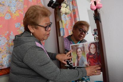 Olga Rodríguez debe medicarse por el luto tras el asesinato de su hija, una mujer trans, a quien apuñalaron en 2020.