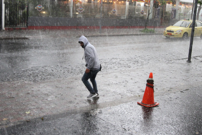 Efecto. El temporal deja damnificados, carreteras dañadas y muerte.
