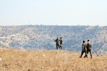 Soldados sirios patrullan en Yarmouk en la provincia suroccidental de Daraa (Siria).
