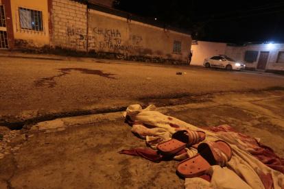 baleado y muerto en la Coop. Unión de Bananeros 5 en el Guasmo Sur. Agencia (ag-extra)