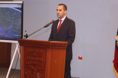 Juan Carlos Holguín, ministro de Relaciones Exteriores, en rueda de prensa este lunes.