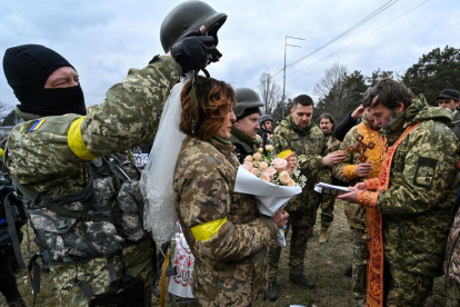 La boda significó una extraña, pero tierna distracción del conflicto