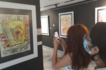 A través del código QR se accede a más información sobre las obras de arte.