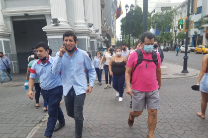 Si las cifras siguen bajando, Salud prevé eliminar el uso de las mascarillas en espacios abiertos a fines de este marzo de 2022.