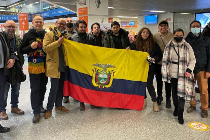 Parte del grupo de 203 ecuatorianos que regresaron en el segundo vuelo humanitario dado el pasado 4 de marzo.