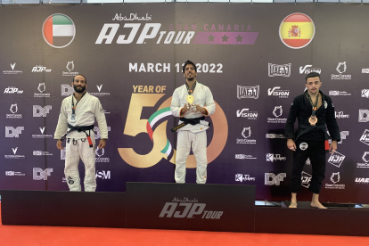 El ecuatoriano consiguió proclamarse campeón en las categorías hasta 69 kg y también el peso absoluto con kimono.