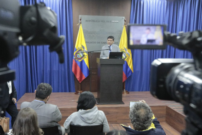 El consejero presidencial compareció ante los medios de comunicación en el Palacio de Carondelet.