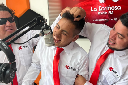 Parte del equipo de "La Kariñosa FM"