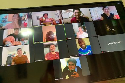 Las sesiones gratuitas de Zoom solo permitían 40 minutos. Pasado ese tiempo se creaba una nueva.