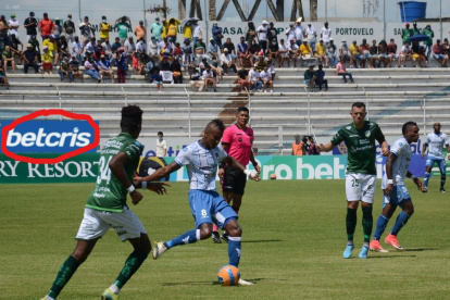 Aquí se observa como manipula LigaPro sus fotografías.