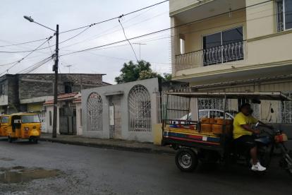 En las calle 9na y la F, un militar y un civil fueron asesinados a tiros dentro de un vehículo la noche de ayer miércoles.