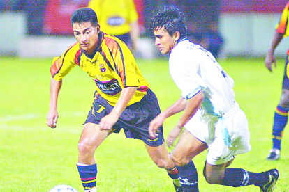 Daniel Garrido contó que cuando jugó para Macará, sus compañeros y el árbitro recibieron dinero en un partido clave contra Barcelona.