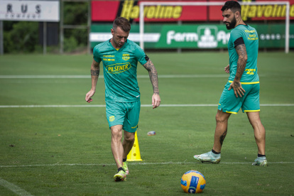 Barcelona deberá lamerse las heridas causadas por la eliminación en la tanda de penales en la tercera fase previa a la ronda de grupos de la Copa Libertadores y mirar el campeonato local, del cuál se alza como líder en solitario.