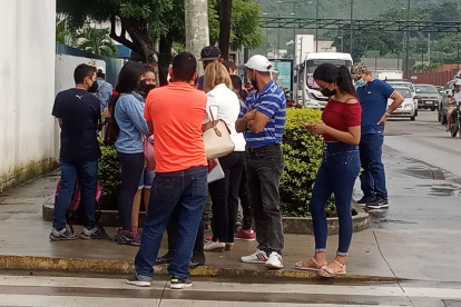 Familiares de adolescente asesinado en Durán