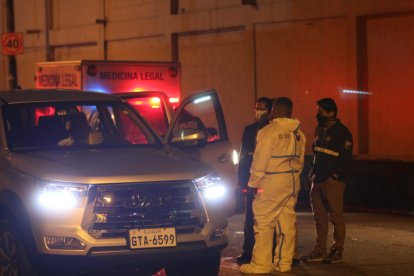 Al sitio llegaron unidades policiales para indagar este hecho violento