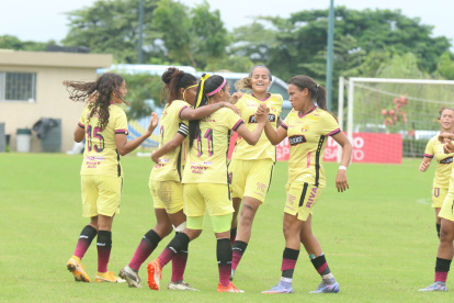 Barcelona mostró una superioridad aplastante contra Universidad Católica en Samanes.