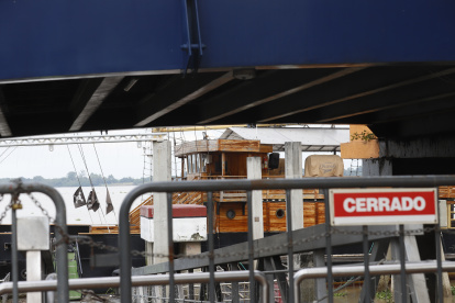Los turistas que se muestran interesados en navegar en el Morgan se encuentran con el letrero de CERRADO.