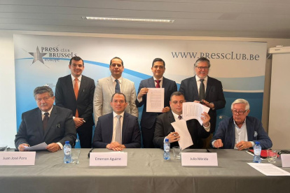 Reunión.- Los líderes de los gremios de bananos que se reunieron en Bruselas.