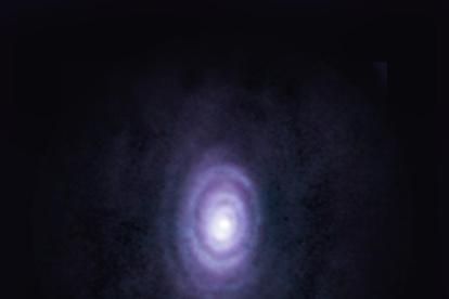 Imagen de la estrella V Hya, en la que se pueden ver los seis anillos.