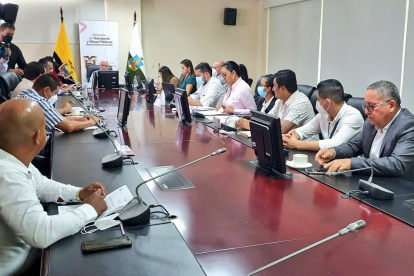 Convocatoria. En la última sesión del comité, el ministro Cabrera ratificó la asignación de fondos para Manabí y Esmeraldas.