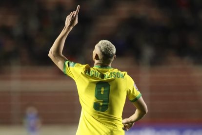 Richarlison de Brasil celebra luego de anotar un gol durante un partido de las eliminatorias sudamericanas para el Mundial de Catar 2022, en el estadio Hernando Siles en La Paz (Bolivia), este 29 de marzo de 2022.