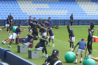 El conjunto millonario buscará sumar los tres puntos frente a los albos.