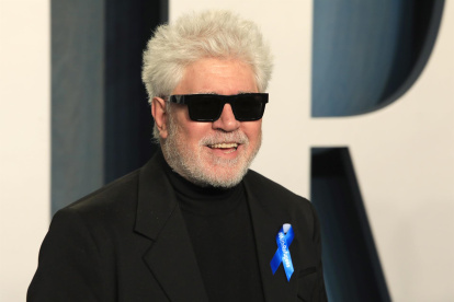El director de cine Pedro Almodóvar en la fiesta de Vanity Fair posterior a los Óscar.