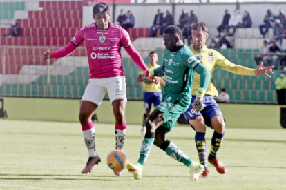 Luis Segovia anotó el tercer gol en el triunfo del conjunto rayado.