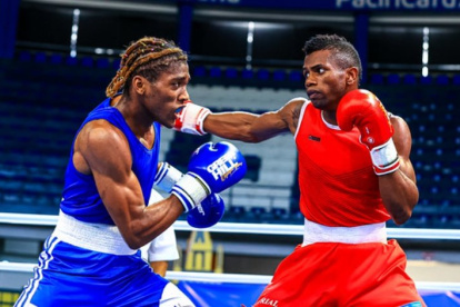 Jhancarlo Anichico (i), pugilista nacional, mostró técnica en el Campeonato Continental de Box y se llevó medalla de plata.