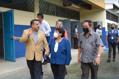 Personal de la universidad recorrieron los predios donde funcionará la facultad de Ciencias Agrarias.