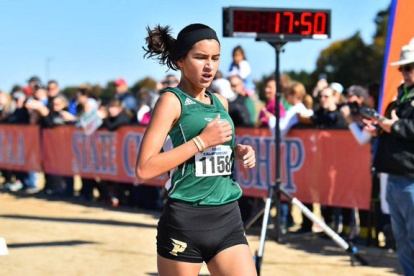 Carmen terminó con el récord de 31 años de su madre Janeth.
