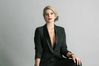 La asesora de imagen manifiesta que la televisión es un negocio y hay que escoger lo que más conviene.