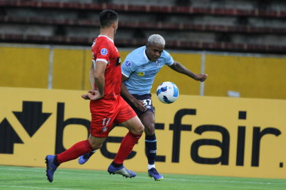 El cuadro camarata intentó abrir el candado de los visitantes, pero no tuvo la claridad necesaria