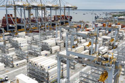 El puerto de Posorja se ha desarrollado bajo el concepto de ZEDE.