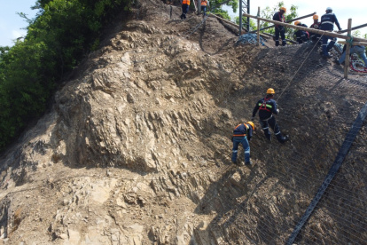 Tarea. Se pretende proteger la pared del talud de infiltraciones de agua.